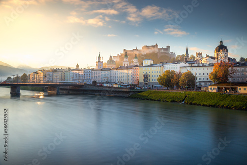 Obraz na płótnie Beautiful view of Salzburg from Salzach River at misty sunrise, Austria w salonie