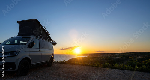 Obraz na płótnie Transporter Camping Van bus at the California Ocean in the coastal Nature w salonie