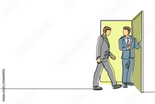 Single continuous line drawing businessman at the door welcomes his friend in. Man is inviting his friend to get into his house. Hospitality concept. One line draw graphic design vector illustration