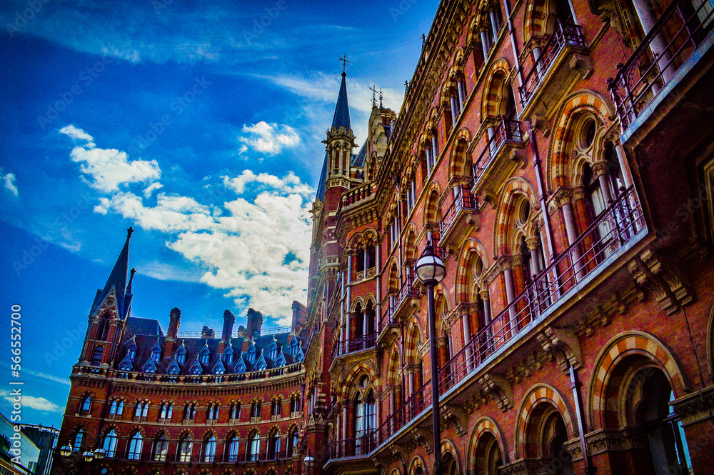 Fototapeta premium Facade St. Pancras International Station,