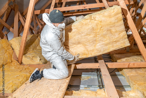 Fotografi insulation of the roof and ceiling with glass wool