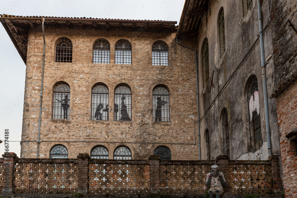 Obraz premium medieval city in Italy at sunny day