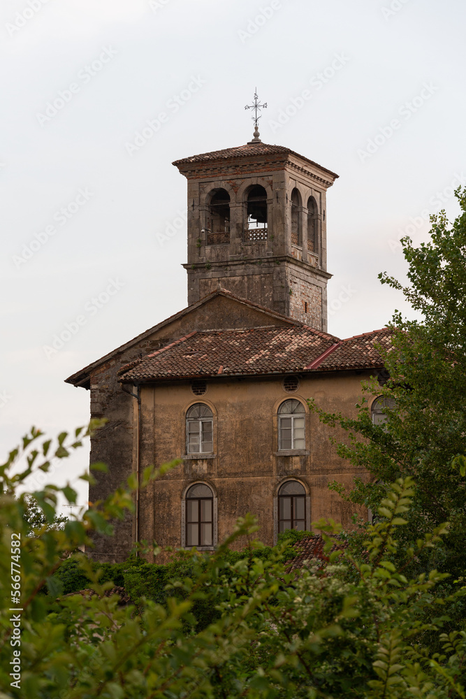 Naklejka premium medieval city in Italy at sunny day