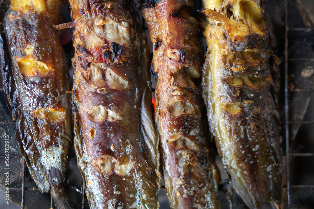 Grilled catfish, fragrant and appetizing with rice