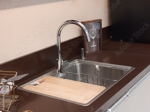 Pia com torneira - sink with faucet photo
