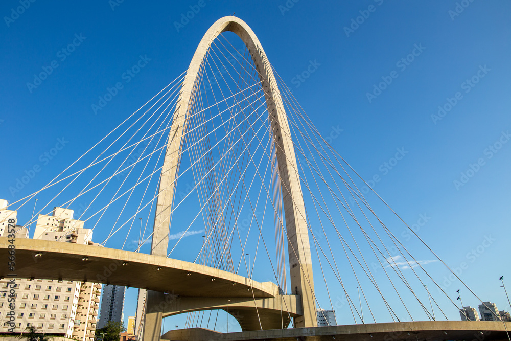 Obraz premium Cable-stayed bridge in São José dos Campos known as the innovation arch