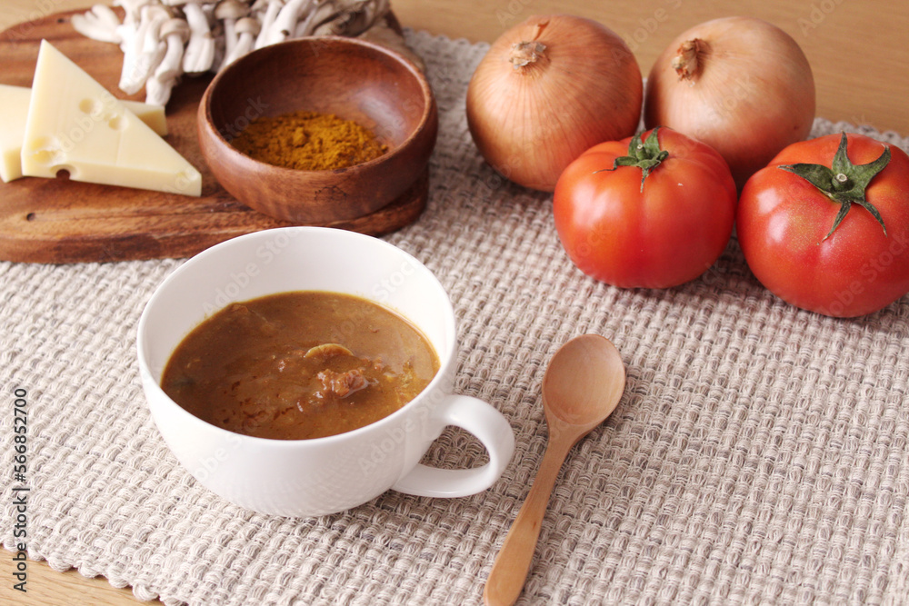 トマトとキノコのチーズカレー トマトとキノコのチーズカレー