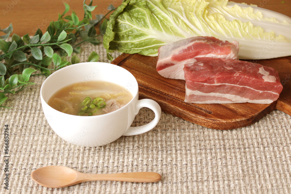 白菜と豚肉のヘルシーなスープ 白菜と豚肉のヘルシーなスープ