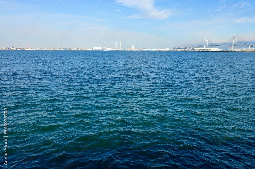 山下公園から眺める横浜港