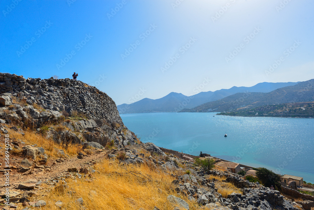Blick von der Insel Spinalonga (Kalydon) auf Elounda, Agios Nikolaos, Kreta (Griechenland)