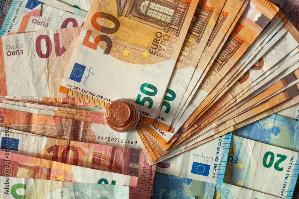Euro Banknoten und Münzen, Deutschland Stock Photo Adobe Stock