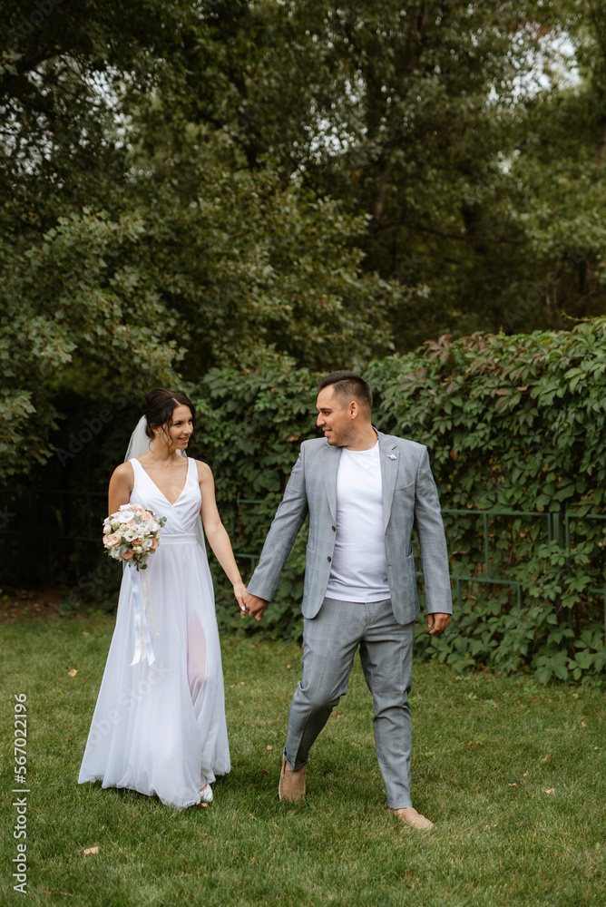 the first meeting of the bride and groom the first meeting of the bride and groom