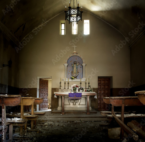 iglesia abandonada // abandoned church photo