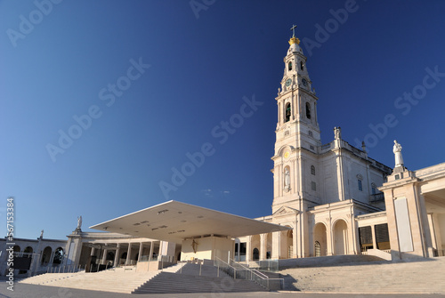 Basilica de templo portugues construido em pedra branca, Nossa Senhora de Fátima, local de aparição da nossa senhora photo