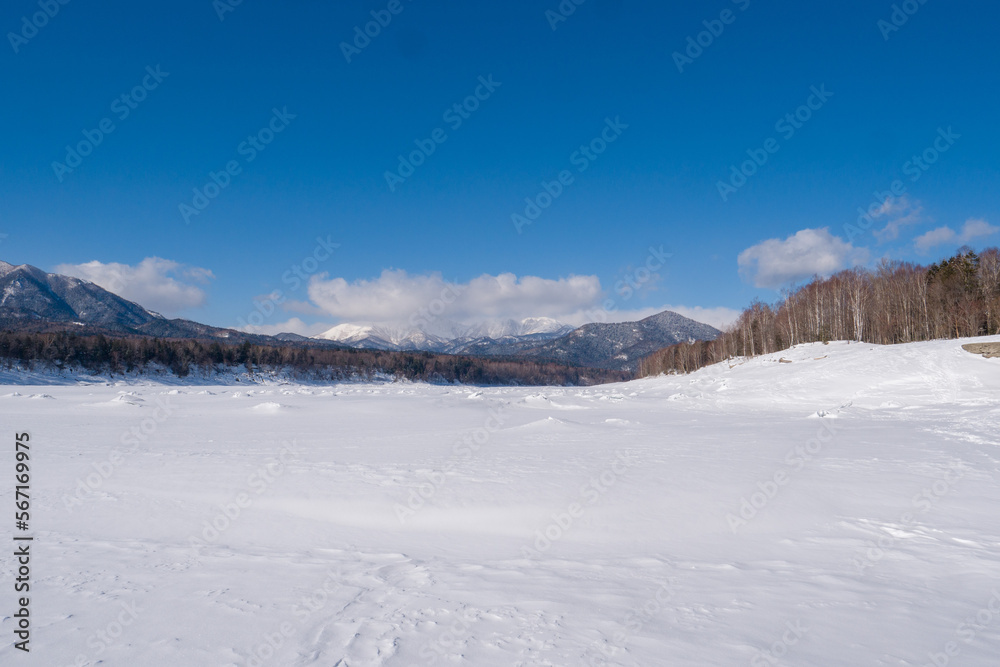 冬の糠平湖（北海道河東郡上士幌町）