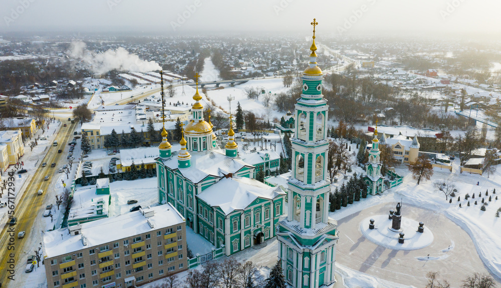 Obraz premium Winter aerial view of Tambov cityscape and Orthodox Transfiguration Cathedral covered with snow, Russia