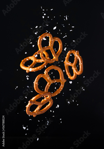 Mini crispy pretzels