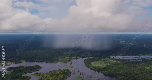 chuva chegando na floresta amazonica drone photo