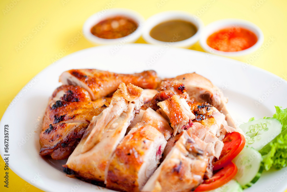Grilled chicken is a popular dish of Thai people. It can be eaten from main dishes, snacks, appetizers or hors d'oeuvres. Grilled chicken is a popular dish of Thai people. It can be eaten from main dishes, snacks, appetizers or hors d'oeuvres.