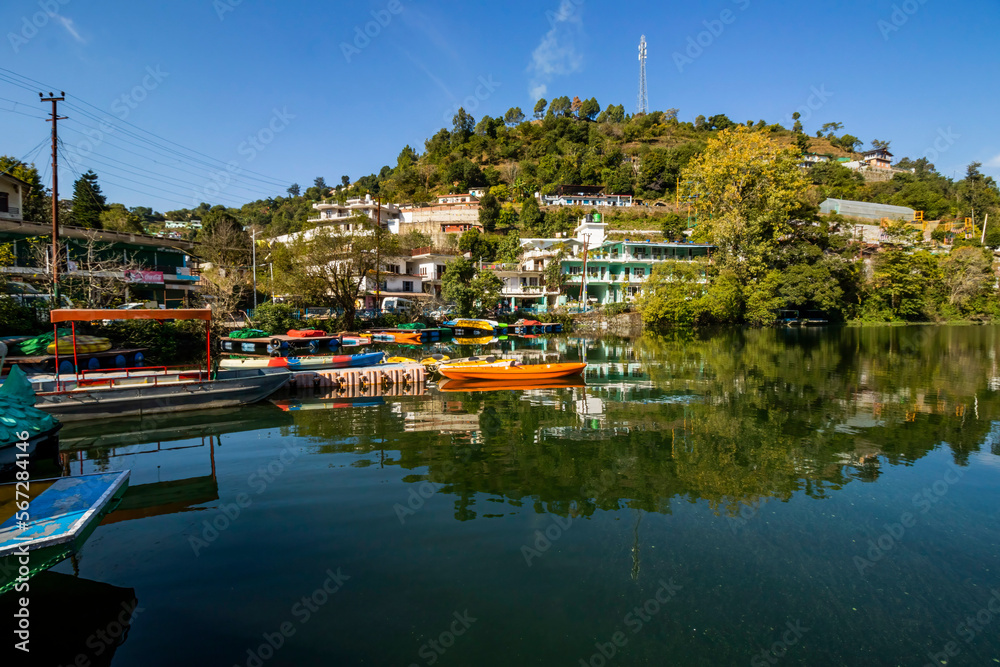Obraz premium Naukuchiatal lake located in Bhimlal, Uttarakhand 