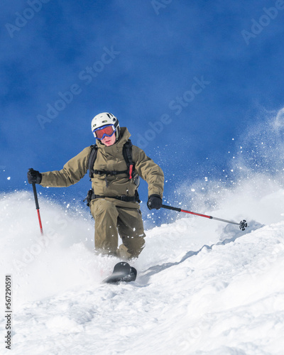 Dynamisch und elegant unterwegs im Tiefschnee mit Telemark-Skiern