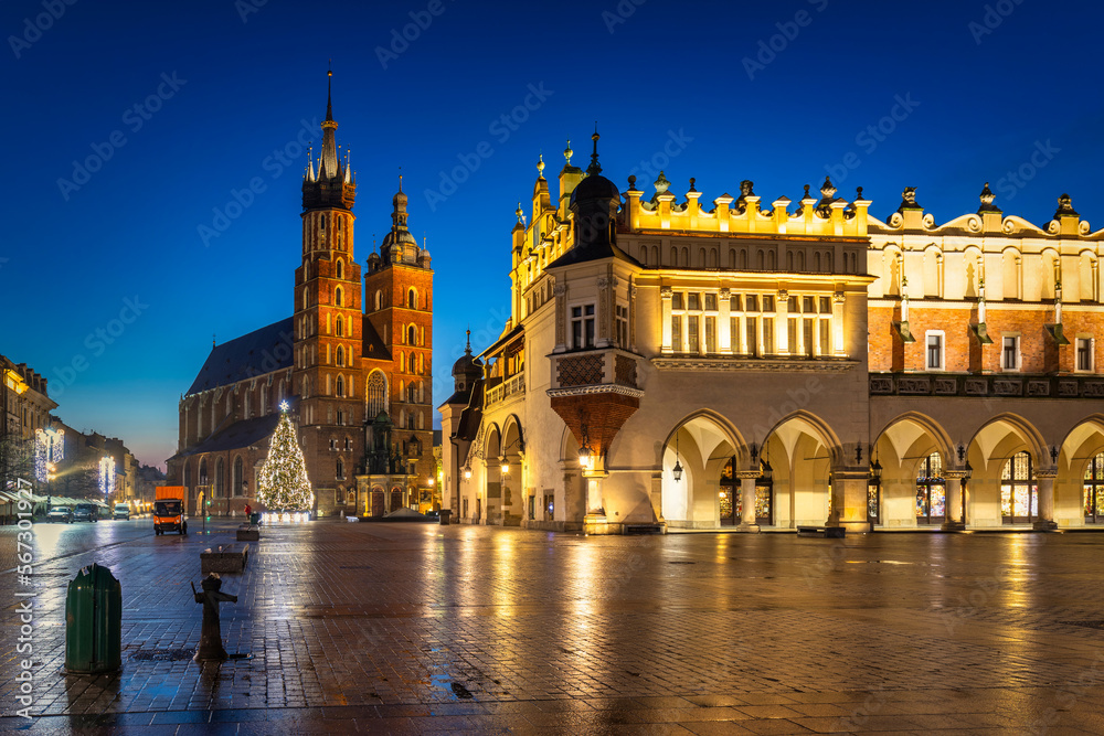 Obraz premium Old town of Krakow with amazing architecture at dawn, Poland.