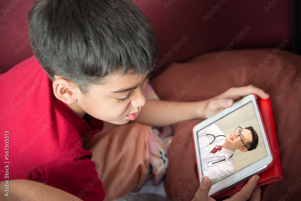 Doctor talking vdo call with patient online at home Doctor talking vdo call with patient online at home