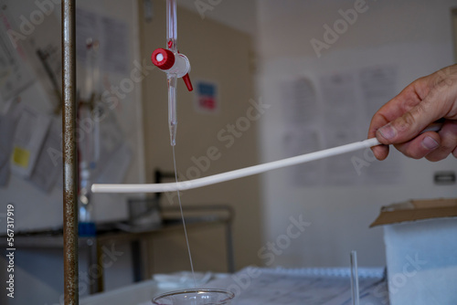 Water polarity: Experiment into laboratory to observe the polarity of water