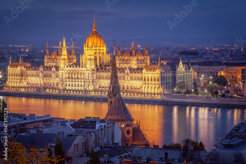 Obraz na płótnie Above Budapest and Danube river cityscape at evening , Hungary w salonie
