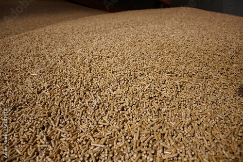 Photo of a pile of brown wood pellets