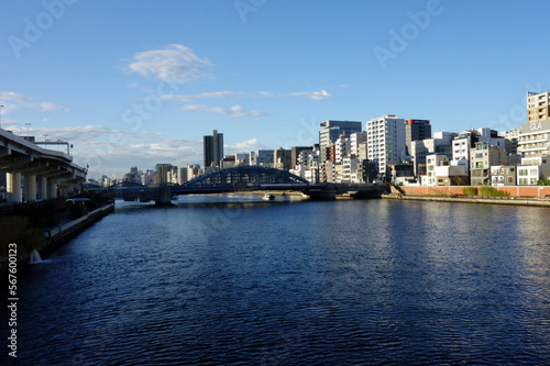 東京日本優雅、隅田川、見渡すと首都の街の大河の遠景風物詩