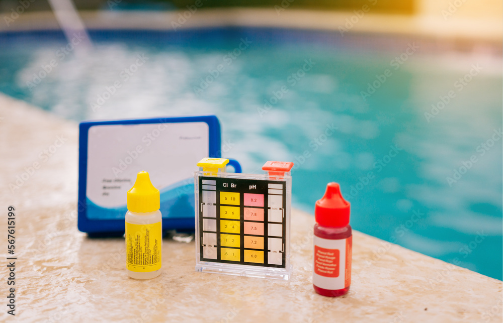 Chlorine and ph tester for swimming pools, Chlorine test kit on the