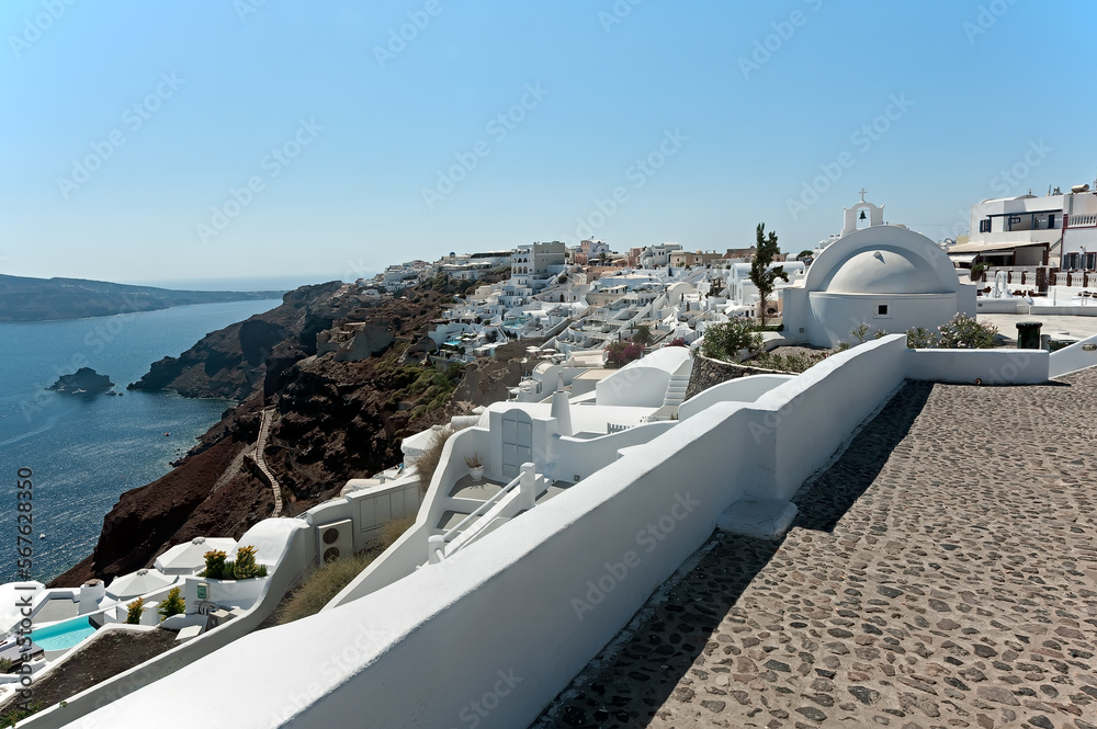 Fototapeta premium Oia cityscape on Santorini island, Cyclades, Greece