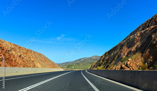 Europastraße 75 in Nordostkreta zwischen Heraklion und Agios Nikolaos (Griechenland)	 photo