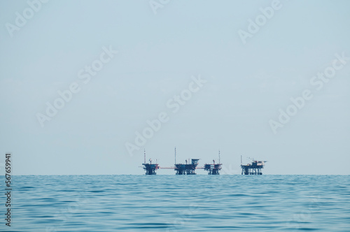 Impianto di perforazione per estrazione di Gas nel mare Adriatico