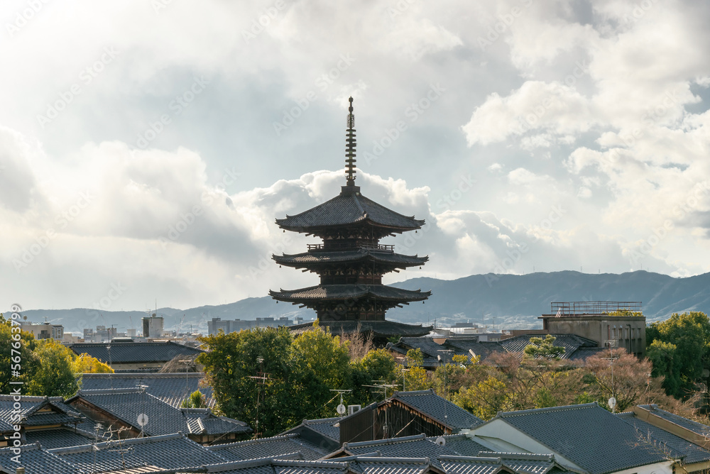 The Yasaka Pagoda(Hokanji Temple), is a popular tourist attraction, the Yasaka Pagoda, also known as Tower of Yasaka and Yasaka-no-to, is a Buddhist pagoda located in Kyoto, Japan.
The Yasaka Pagoda(Hokanji Temple), is a popular tourist attraction, the Yasaka Pagoda, also known as Tower of Yasaka and Yasaka-no-to, is a Buddhist pagoda located in Kyoto, Japan.
