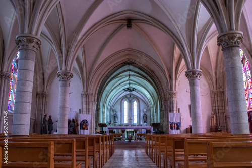 Biville. Intérieur de l'église Saint-Pierre. Manche. Normandie