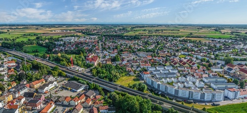 Mering im schwäbischen Paartal - Ausblick über die Bahntrasse Richtung Merching