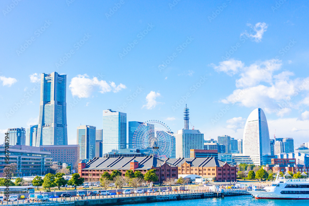 Naklejka premium 神奈川県横浜市みなとみらいの都市風景
