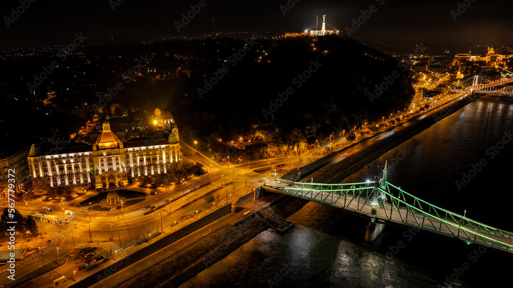 Fototapeta premium city by night