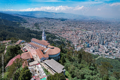 Paisaje urbano de la ciudad de Bogotá, capital de colombia photo