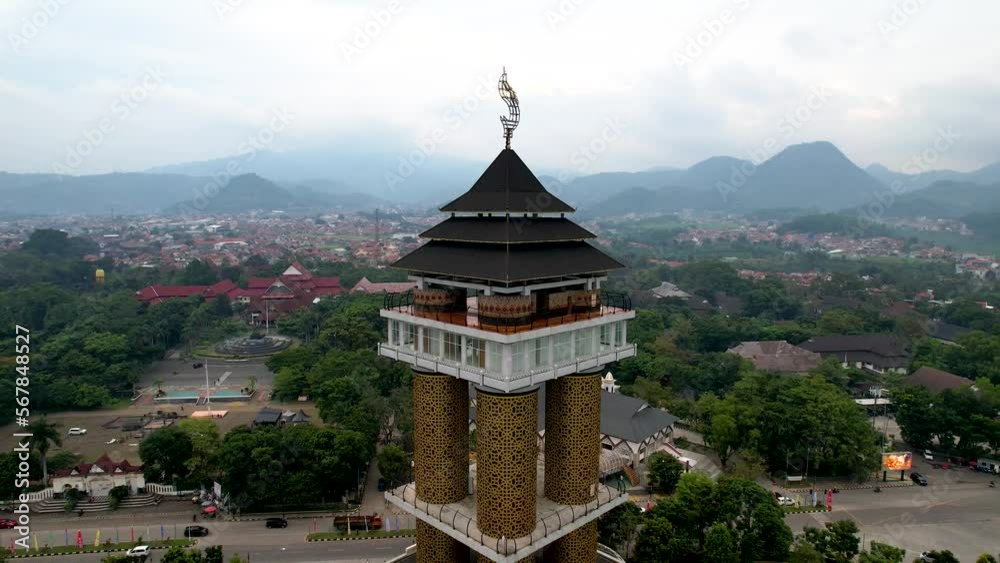 Aerial View of the pedestrian bridge that connects the Al Fathu Mosque and the Sabilulungan Cultural Gedong which is in the Soreang area Aerial View of the pedestrian bridge that connects the Al Fathu Mosque and the Sabilulungan Cultural Gedong which is in the Soreang area
