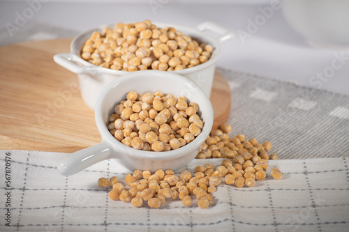 bowl of garbanzo beans