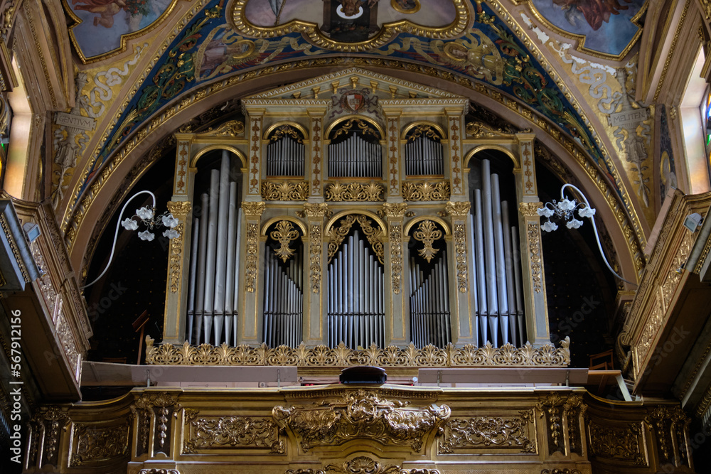 Obraz premium The organ loft of the Collegiate Parish Church of St Paul's Shipwreck - Valletta, Malta