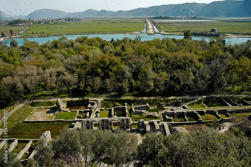 Parco Naturale di Butrinto, Albania. Resti archeologici con panorama photo