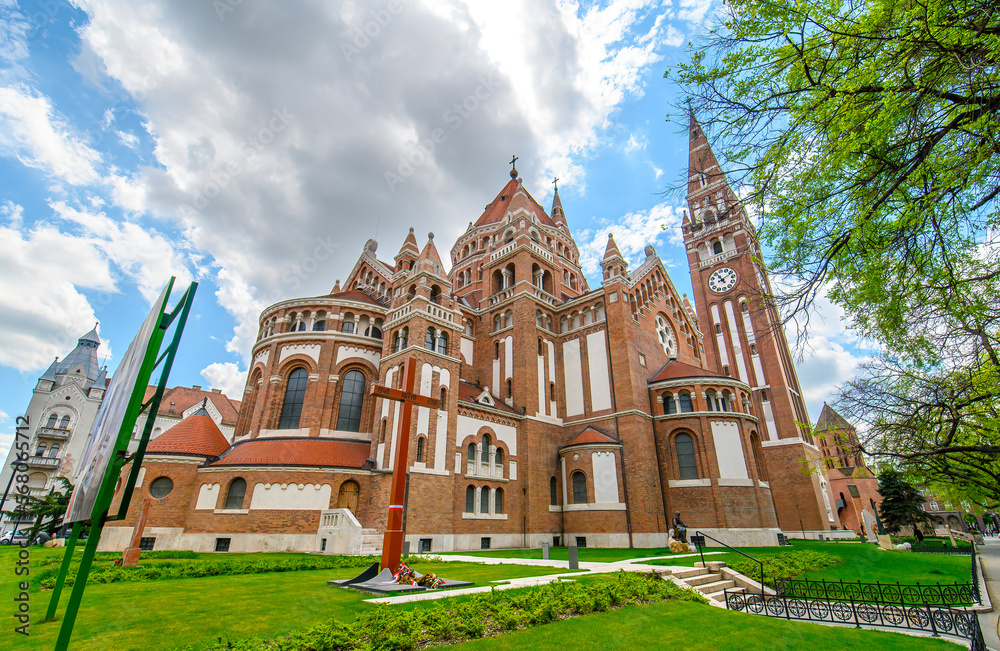 Тhe Votive Church and Cathedral of Our Lady of Hungary in Szeged, Hungary	
