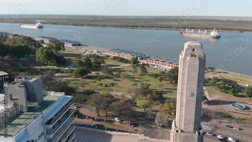 Monumento a la Bandera, Rosario, Santa Fe, Río Paraná, Barcos photo