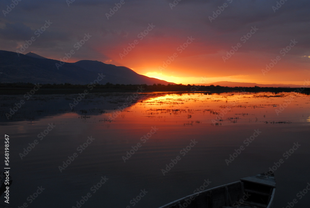 Fototapeta premium sunset on the lake