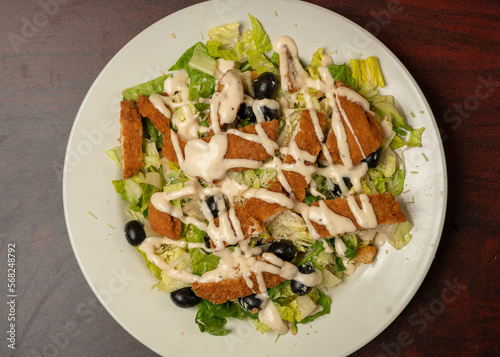Salad with crispy chicken 
