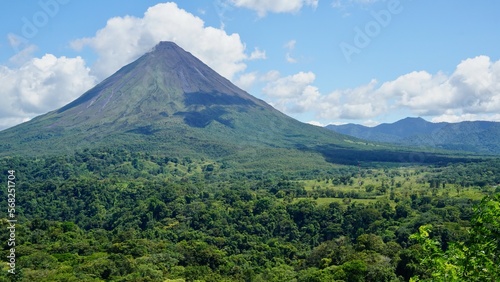 Clear view of the Arenal volcano in Costa Rica, surrounded by nature.